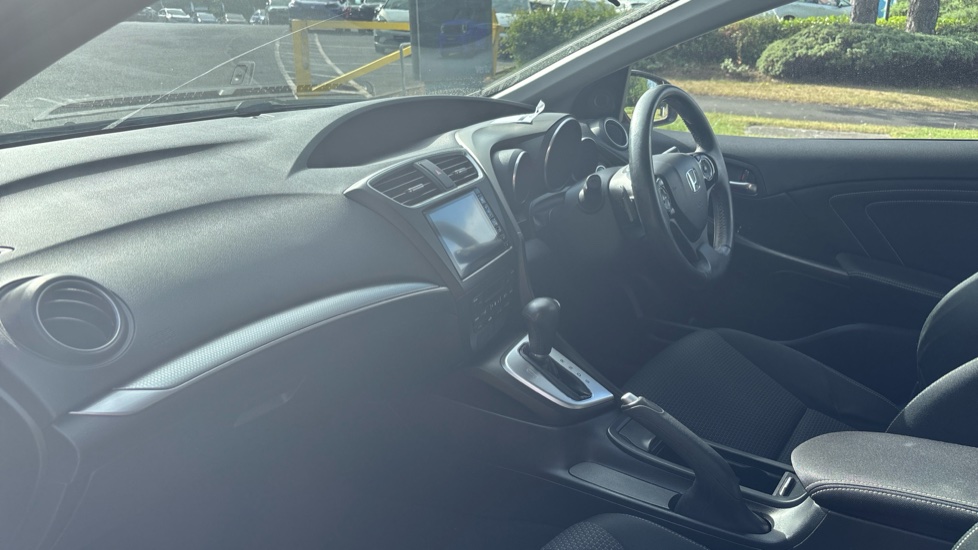 Honda Civic Tourer 1.8 i-VTEC SE Plus 5dr Auto Petrol Estate - Image 9