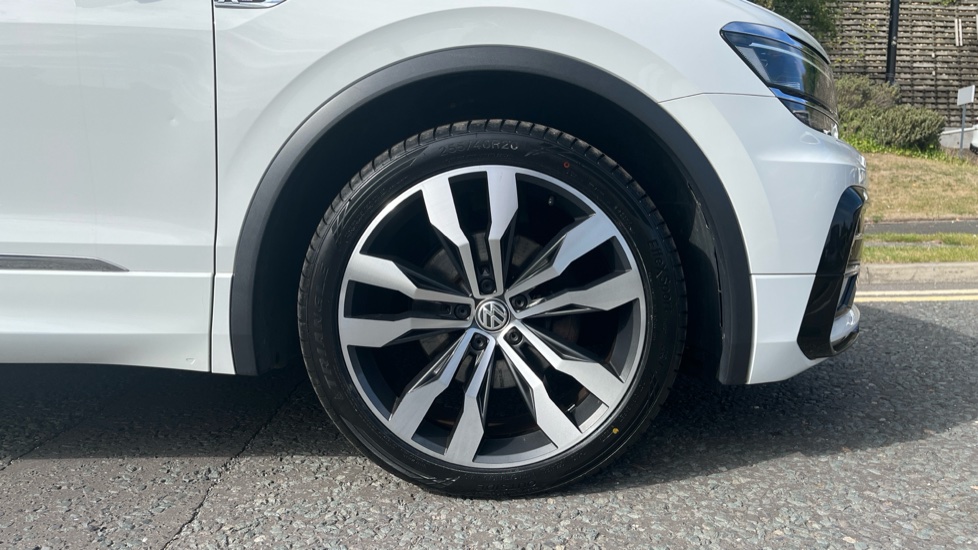 Volkswagen Tiguan 2.0 TDi 150 4Motion R-Line 5dr DSG Diesel Estate - Image 7