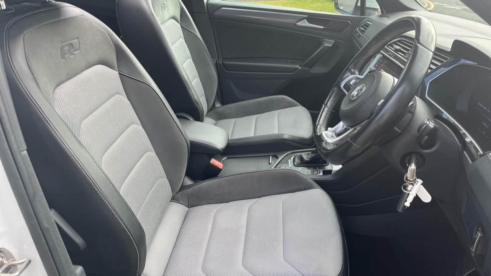 Volkswagen Tiguan 2.0 TDi 150 4Motion R-Line 5dr DSG Diesel Estate - Image 36