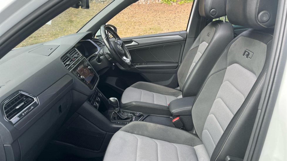 Volkswagen Tiguan 2.0 TDi 150 4Motion R-Line 5dr DSG Diesel Estate - Image 39