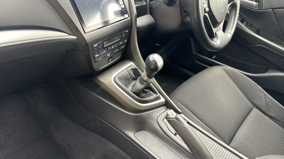 Honda Civic 1.8 i-VTEC SE Plus 5dr Petrol Hatchback - Image 13