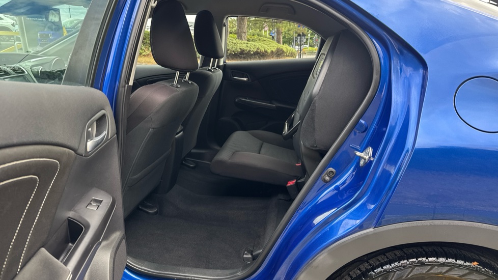 Honda Civic 1.8 i-VTEC SE Plus 5dr Petrol Hatchback - Image 28