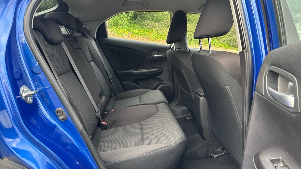 Honda Civic 1.8 i-VTEC SE Plus 5dr Petrol Hatchback - Image 32