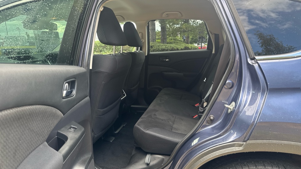 Honda CR-V 2.0 i-VTEC SE Plus 5dr Auto [Nav] Petrol Estate - Image 16