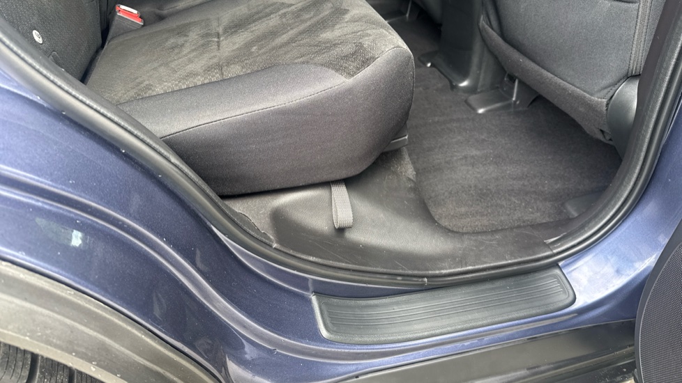 Honda CR-V 2.0 i-VTEC SE Plus 5dr Auto [Nav] Petrol Estate - Image 34