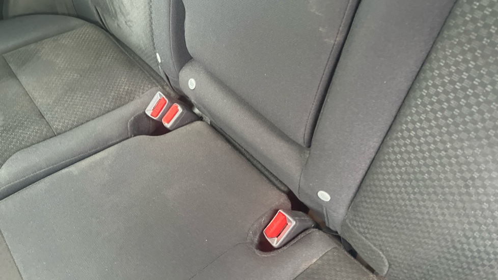Honda CR-V 2.0 i-VTEC SE Plus 5dr 2WD Petrol Estate - Image 17