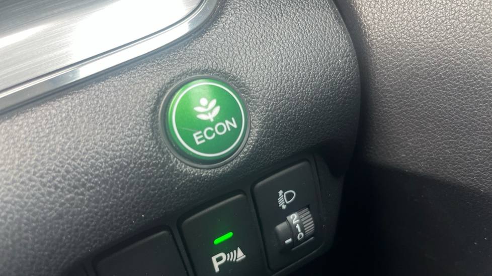 Honda CR-V 2.0 i-VTEC SE Plus 5dr 2WD Petrol Estate - Image 37