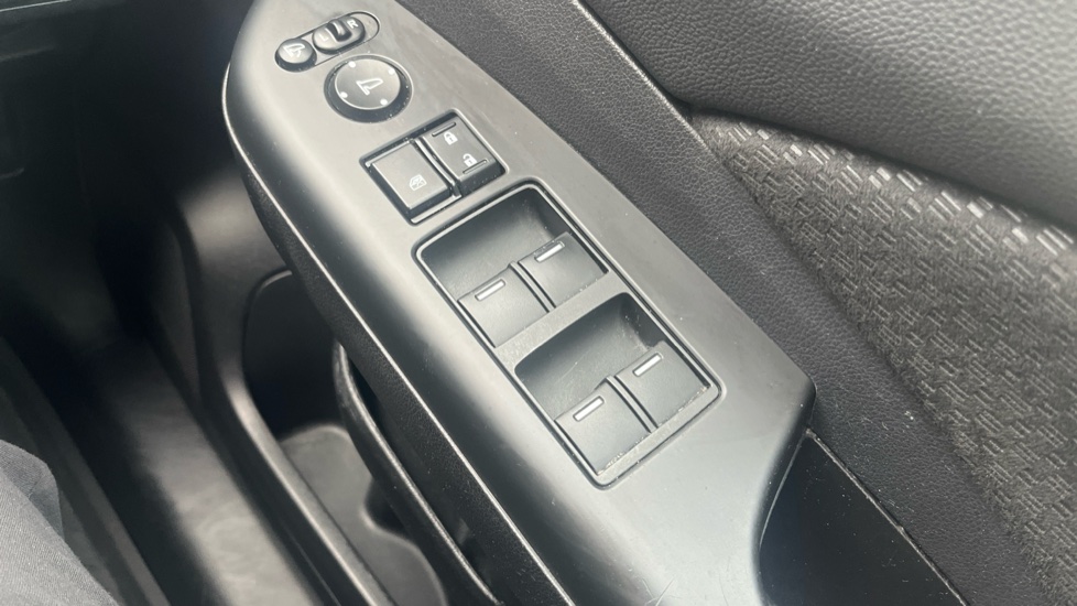 Honda CR-V 2.0 i-VTEC SE Plus 5dr 2WD Petrol Estate - Image 38