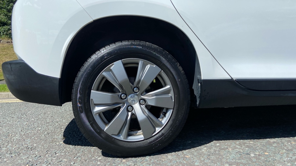 Peugeot 2008 1.2 PureTech 110 Active 5dr EAT6 Petrol Estate - Image 7