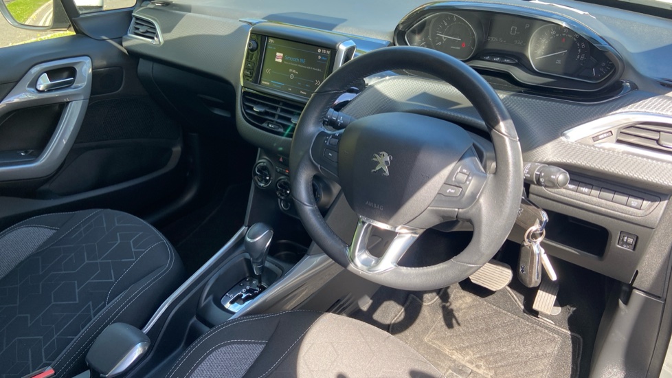 Peugeot 2008 1.2 PureTech 110 Active 5dr EAT6 Petrol Estate - Image 11