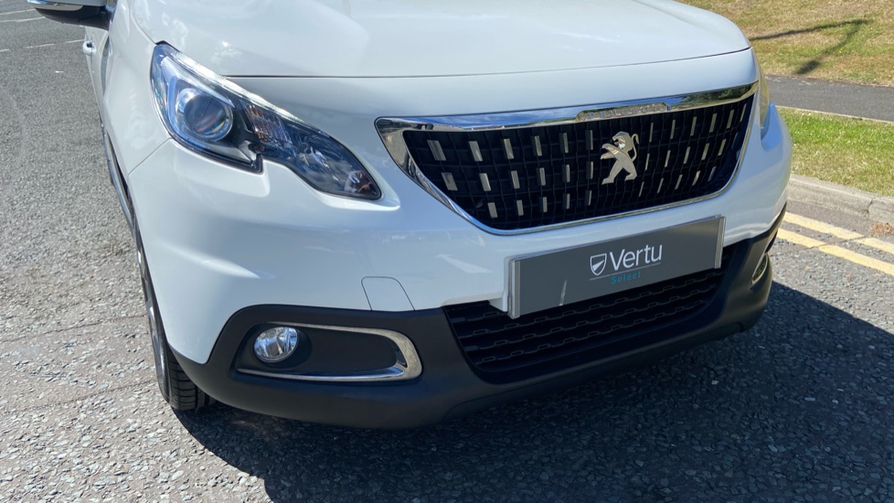 Peugeot 2008 1.2 PureTech 110 Active 5dr EAT6 Petrol Estate - Image 23