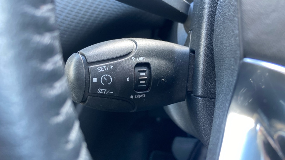 Peugeot 2008 1.2 PureTech 110 Active 5dr EAT6 Petrol Estate - Image 39