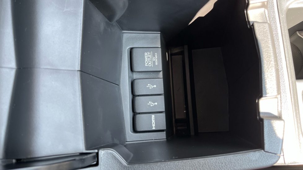 Honda CR-V 2.0 i-VTEC SE Plus 5dr Auto Petrol Estate - Image 39