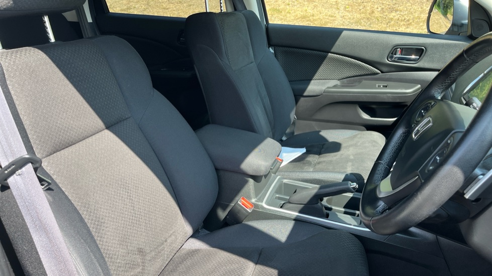 Honda CR-V 2.0 i-VTEC SE Plus 5dr Auto Petrol Estate - Image 40