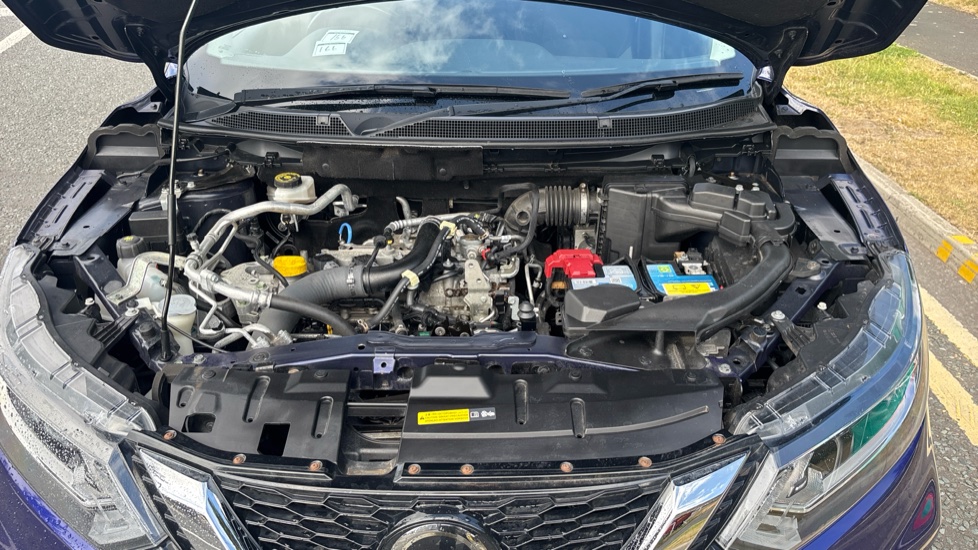 Nissan Qashqai 1.2 DiG-T N-Connecta 5dr Petrol Hatchback - Image 8