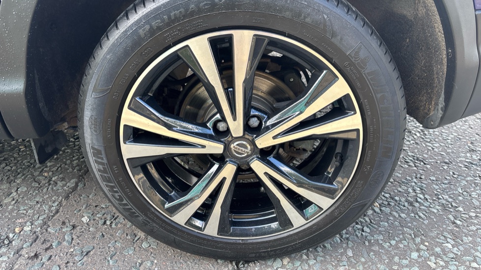 Nissan Qashqai 1.2 DiG-T N-Connecta 5dr Petrol Hatchback - Image 23