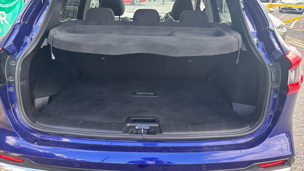 Nissan Qashqai 1.2 DiG-T N-Connecta 5dr Petrol Hatchback - Image 25