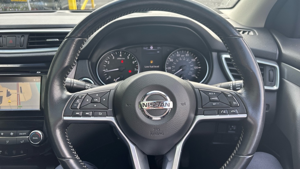 Nissan Qashqai 1.2 DiG-T N-Connecta 5dr Petrol Hatchback - Image 40