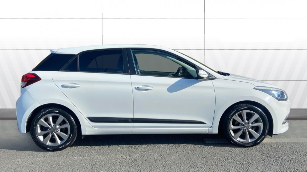Hyundai i20 1.2 Premium SE 5dr Petrol Hatchback - Image 5