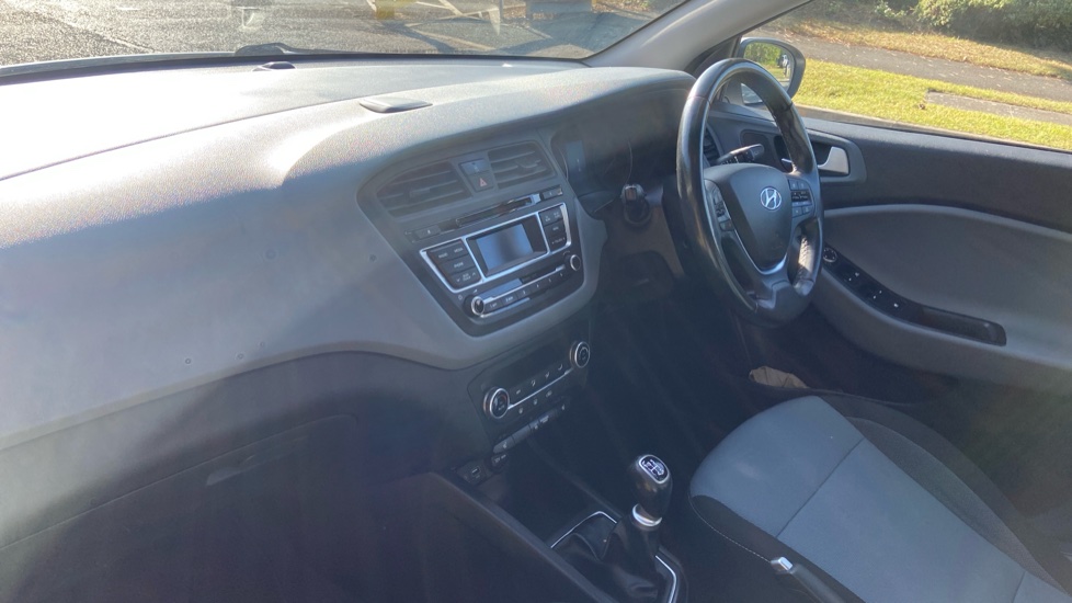 Hyundai i20 1.2 Premium SE 5dr Petrol Hatchback - Image 9