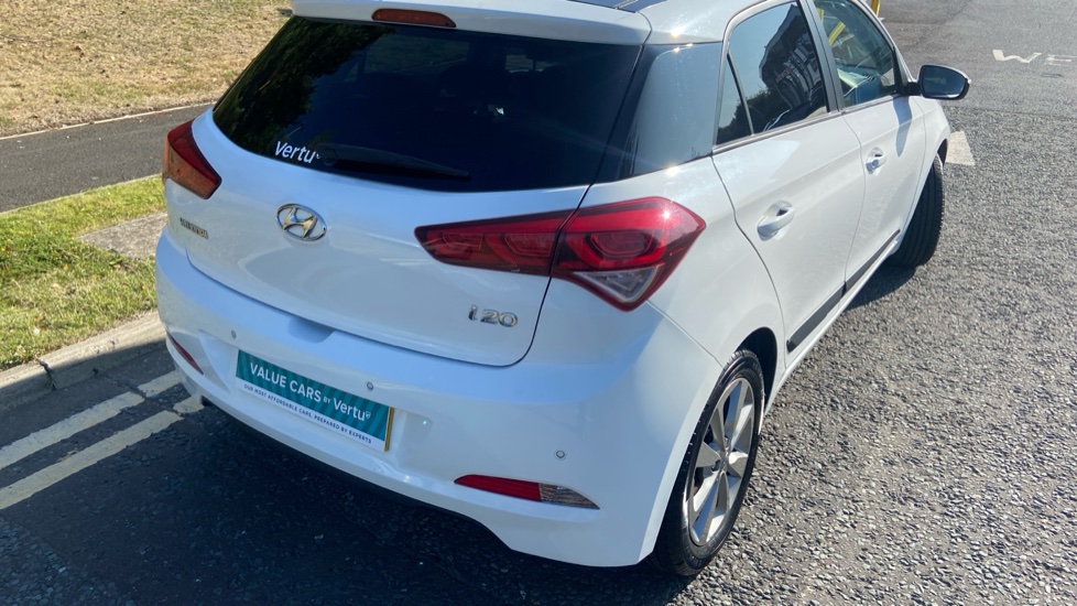 Hyundai i20 1.2 Premium SE 5dr Petrol Hatchback - Image 37