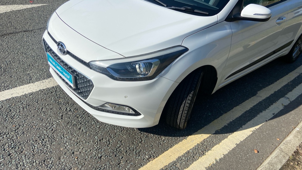 Hyundai i20 1.2 Premium SE 5dr Petrol Hatchback - Image 39