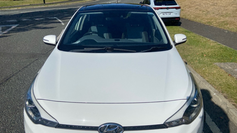Hyundai i20 1.2 Premium SE 5dr Petrol Hatchback - Image 41