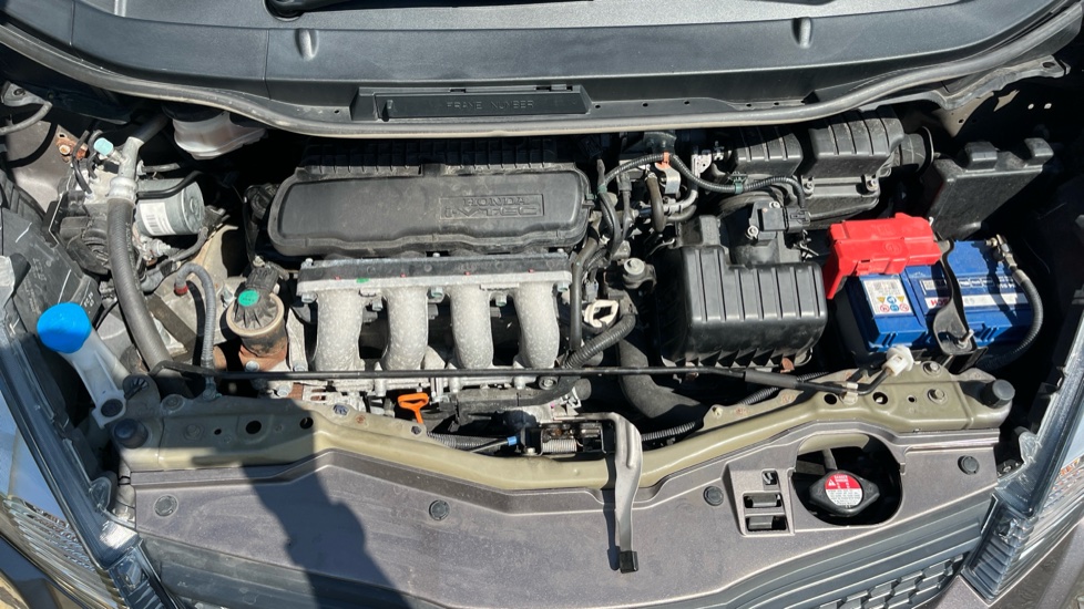 Honda Jazz 1.4 i-VTEC ES Plus 5dr CVT Petrol Hatchback - Image 8
