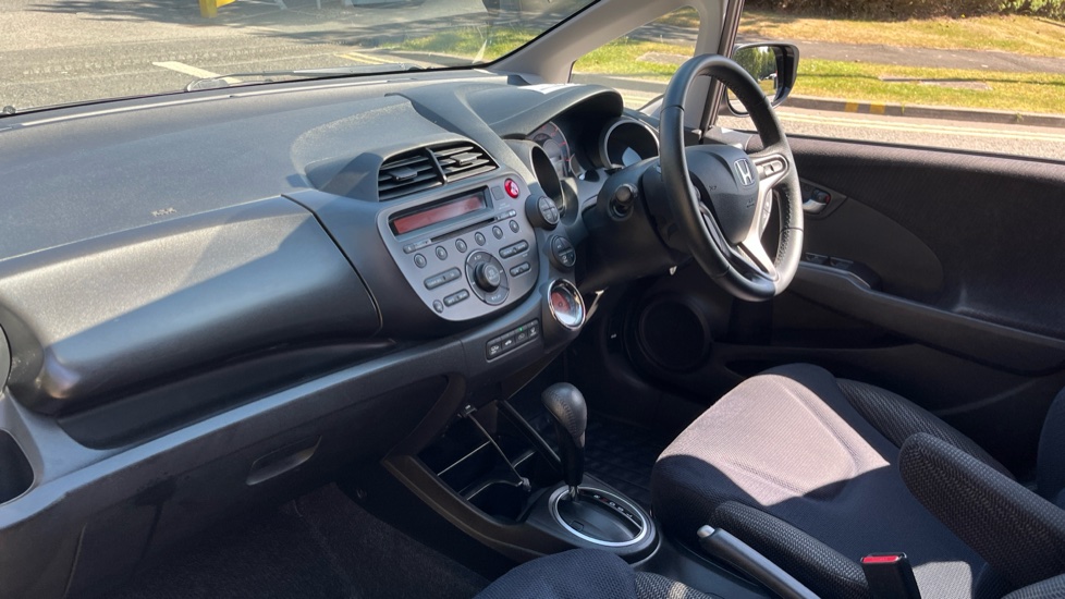 Honda Jazz 1.4 i-VTEC ES Plus 5dr CVT Petrol Hatchback - Image 9