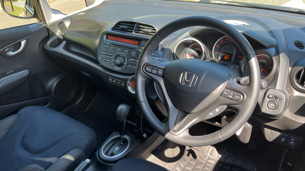 Honda Jazz 1.4 i-VTEC ES Plus 5dr CVT Petrol Hatchback - Image 11