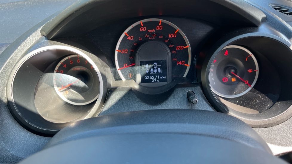 Honda Jazz 1.4 i-VTEC ES Plus 5dr CVT Petrol Hatchback - Image 18