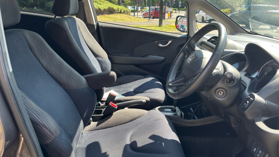 Honda Jazz 1.4 i-VTEC ES Plus 5dr CVT Petrol Hatchback - Image 22