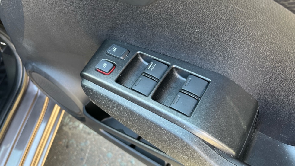 Honda Jazz 1.4 i-VTEC ES Plus 5dr CVT Petrol Hatchback - Image 23