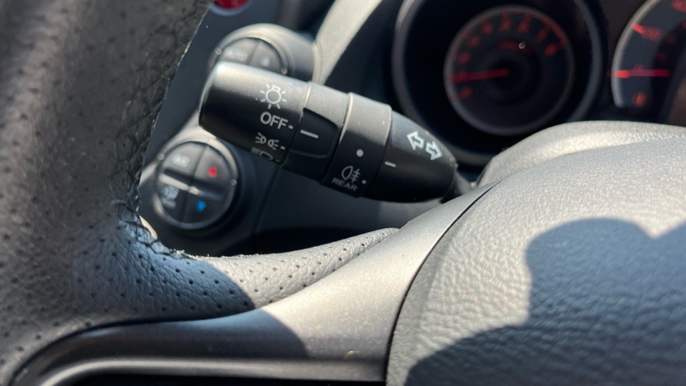 Honda Jazz 1.4 i-VTEC ES Plus 5dr CVT Petrol Hatchback - Image 27