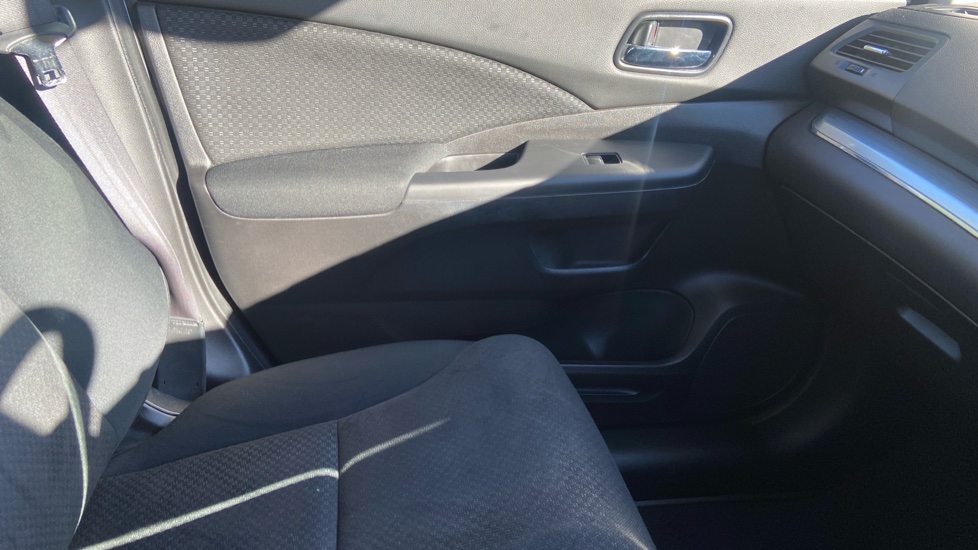 Honda CR-V 2.0 i-VTEC SE 5dr Auto Petrol Estate - Image 38