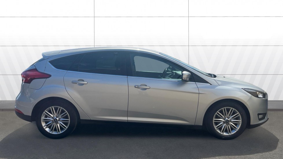 Ford Focus 1.0 EcoBoost 125 Zetec Edition 5dr Petrol Hatchback - Image 5