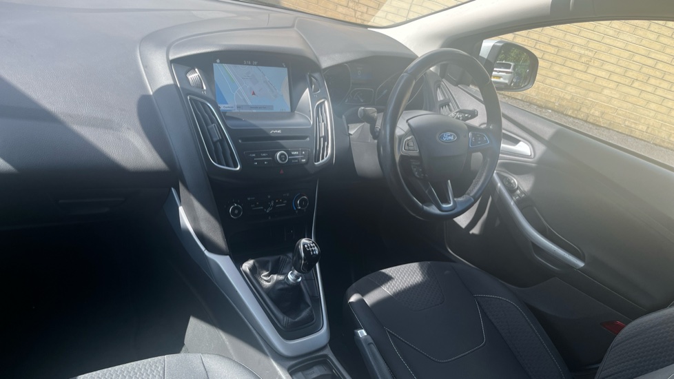 Ford Focus 1.0 EcoBoost 125 Zetec Edition 5dr Petrol Hatchback - Image 9