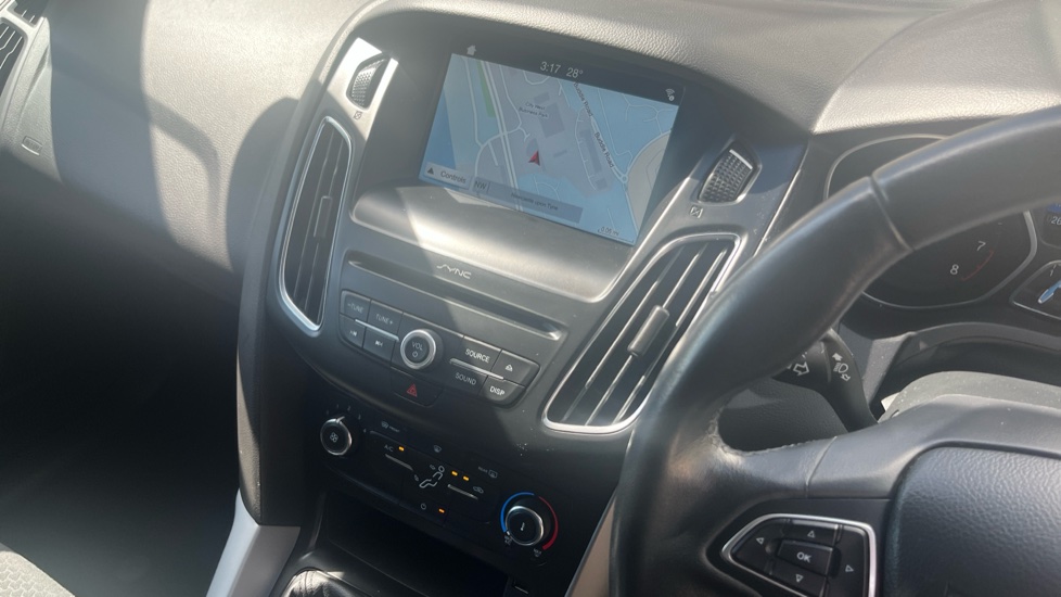 Ford Focus 1.0 EcoBoost 125 Zetec Edition 5dr Petrol Hatchback - Image 14