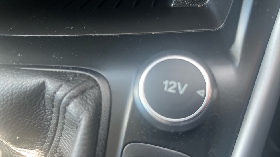 Ford Focus 1.0 EcoBoost 125 Zetec Edition 5dr Petrol Hatchback - Image 23