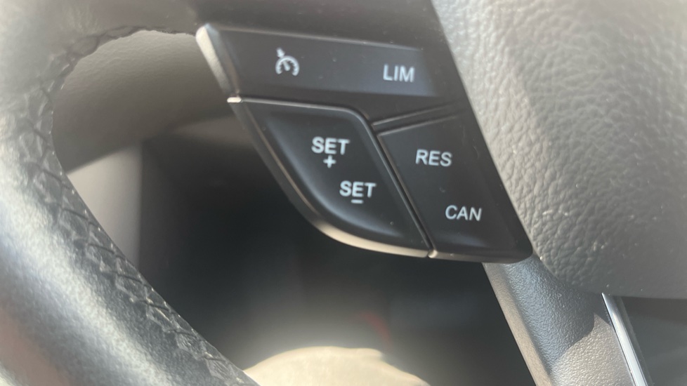 Ford Focus 1.0 EcoBoost 125 Zetec Edition 5dr Petrol Hatchback - Image 29