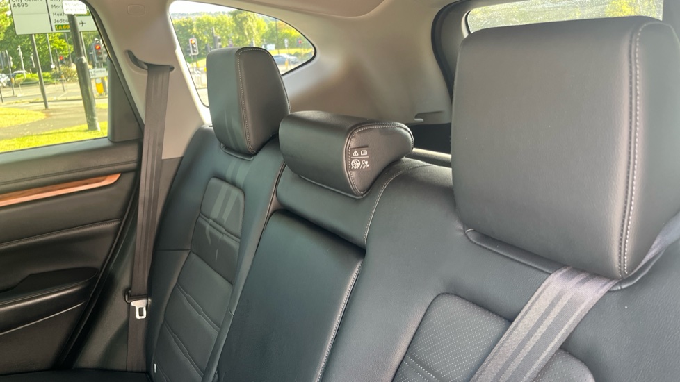 Honda CR-V 1.5 VTEC Turbo SR 5dr Petrol Estate - Image 16