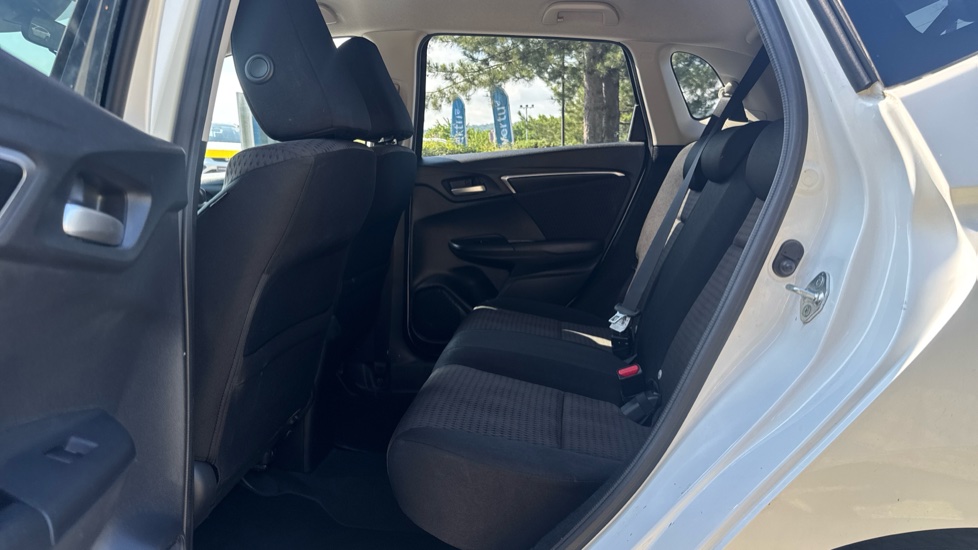 Honda Jazz 1.3 i-VTEC EX 5dr Petrol Hatchback - Image 16