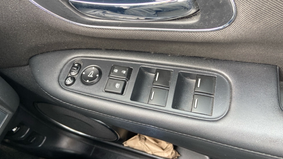 Honda HR-V 1.5 i-VTEC SE Navi 5dr Petrol Hatchback - Image 26