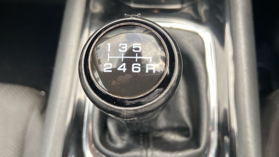 Honda HR-V 1.5 i-VTEC SE Navi 5dr Petrol Hatchback - Image 33