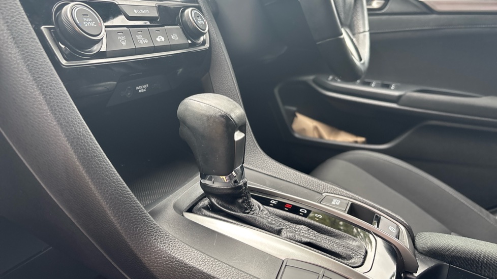 Honda Civic 1.5 VTEC Turbo Sport 5dr CVT Petrol Hatchback - Image 13