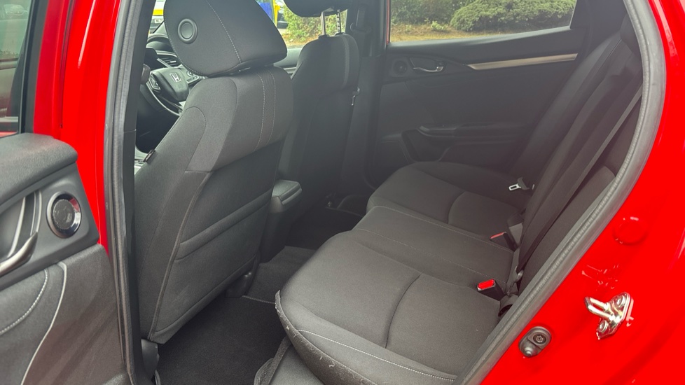 Honda Civic 1.5 VTEC Turbo Sport 5dr CVT Petrol Hatchback - Image 16