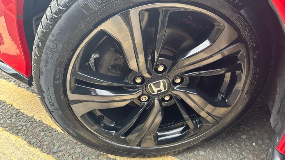 Honda Civic 1.5 VTEC Turbo Sport 5dr CVT Petrol Hatchback - Image 23
