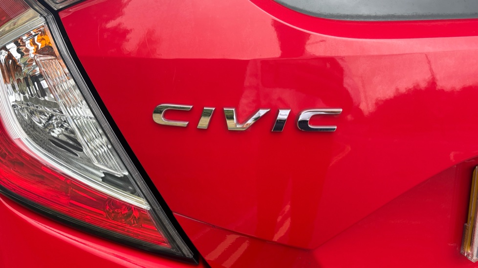 Honda Civic 1.5 VTEC Turbo Sport 5dr CVT Petrol Hatchback - Image 25