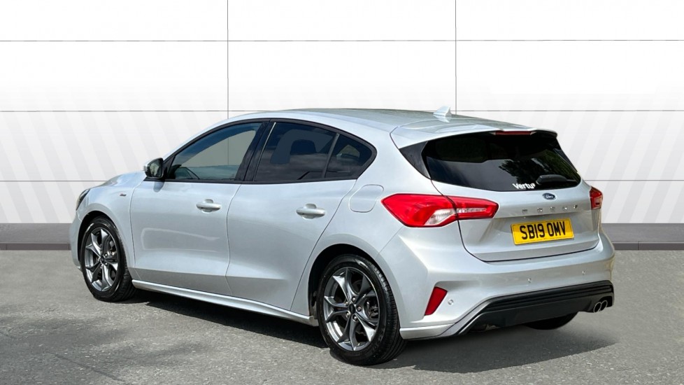 Ford Focus 1.0 EcoBoost 125 ST-Line 5dr Petrol Hatchback - Image 2