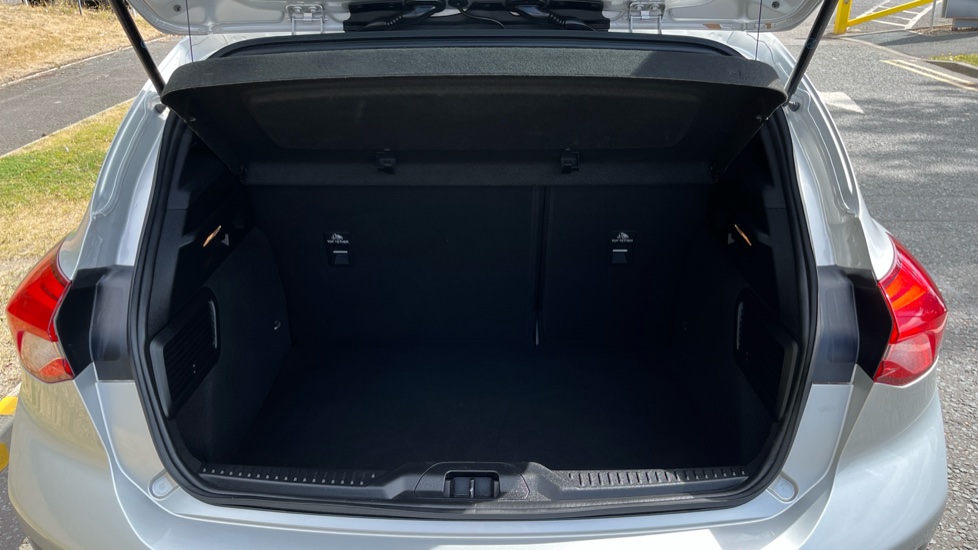 Ford Focus 1.0 EcoBoost 125 ST-Line 5dr Petrol Hatchback - Image 4